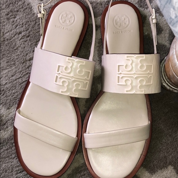 Tory Burch Shoes - NWT ❤️ TORU BURCH dulce de Leche logo sandal